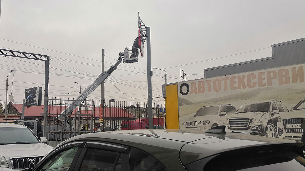 Установка рекламной стеллы в Одессе