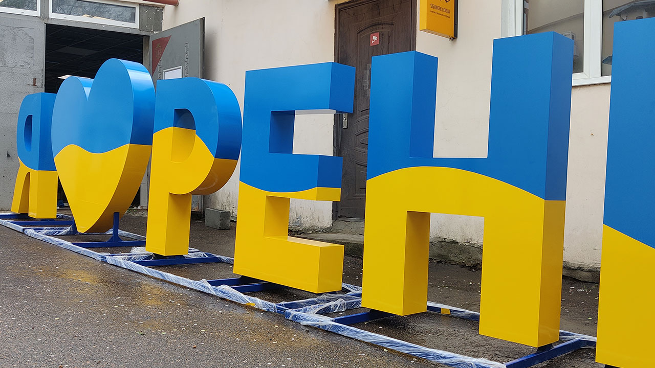 Large signage for the city of Reni